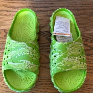 CROCS Green Camo Women's Slippers